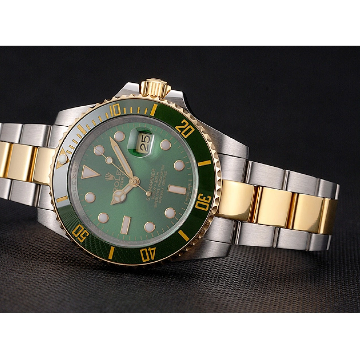 Rolex copies cheap Swiss Green Rolex Two Tone Bezel Bracelet Submariner Gold Dial And Steel 0603